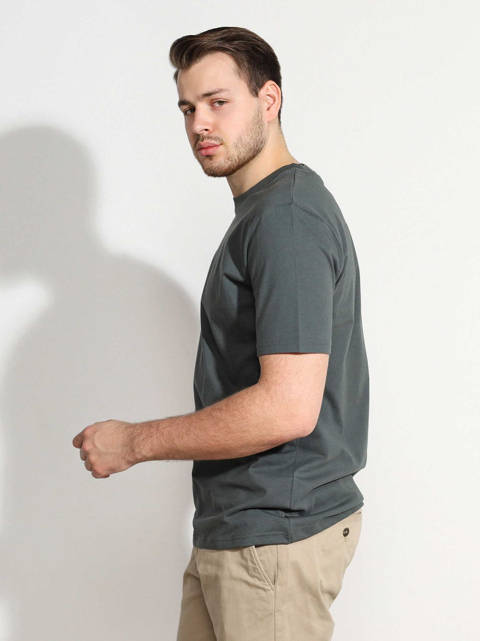 Футболка темно-зеленого цвета из хлопка